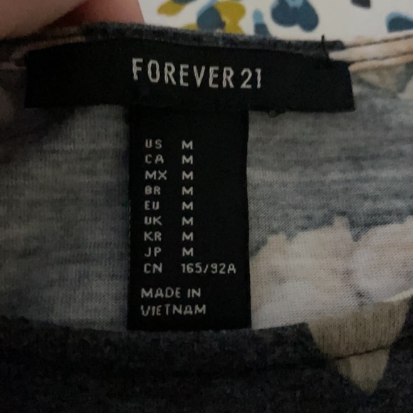 Grey floral loose halter top - Picture 2 of 2